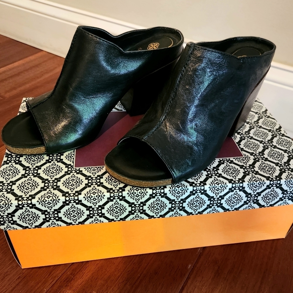 Isola black open toed booty/mule chunky heel shoe